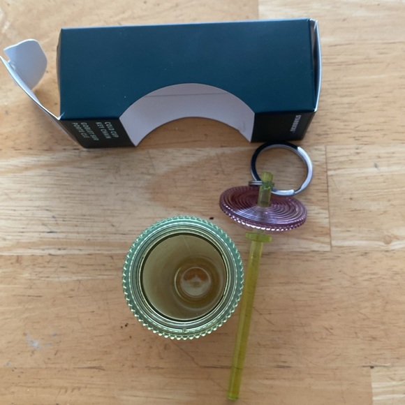 Starbucks 2025 green iridescent cold cup keychain. NWT. Cup opens for storage. - Picture 5 of 6